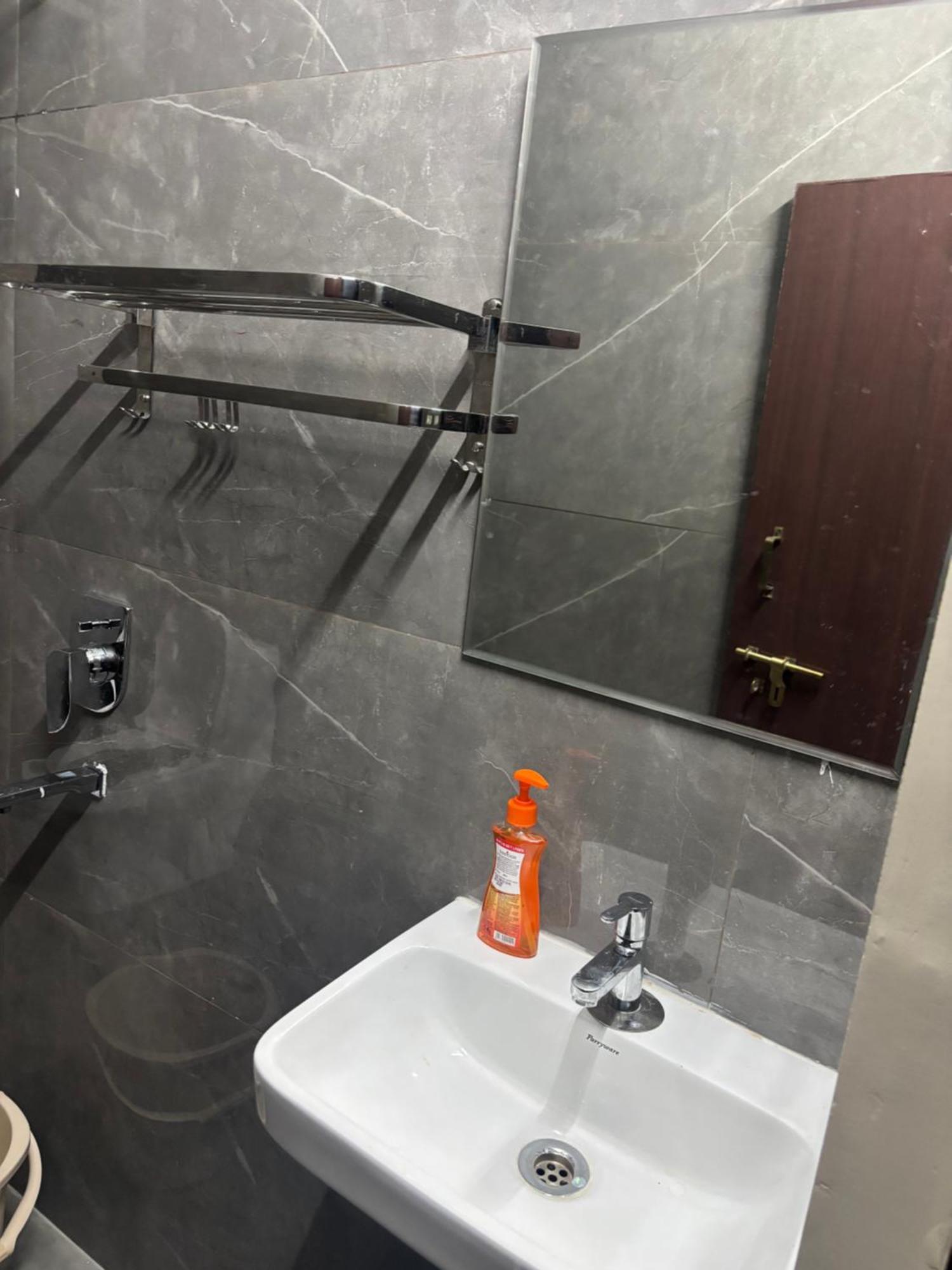 Nest Inn Homestay Tirupati Eksteriør billede